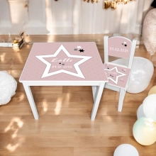 Kindertafel en stoeltje met naam en sterren