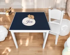 Kindertafel van geboortekaartje