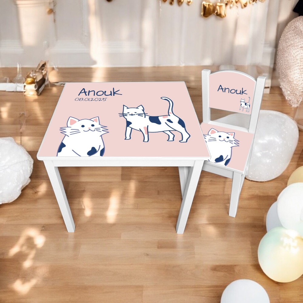 Tafel en stoel poes | Kindertafel en stoeltje met naam | kraamcadeau