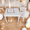 tafel en stoeltje met naam