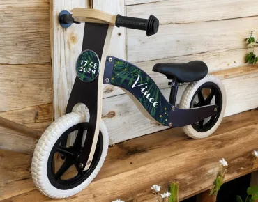 Loopfiets blck met naam bladeren