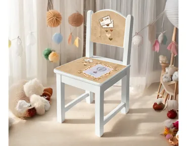 Geboortestoeltje met geboortekaartje fotolijst