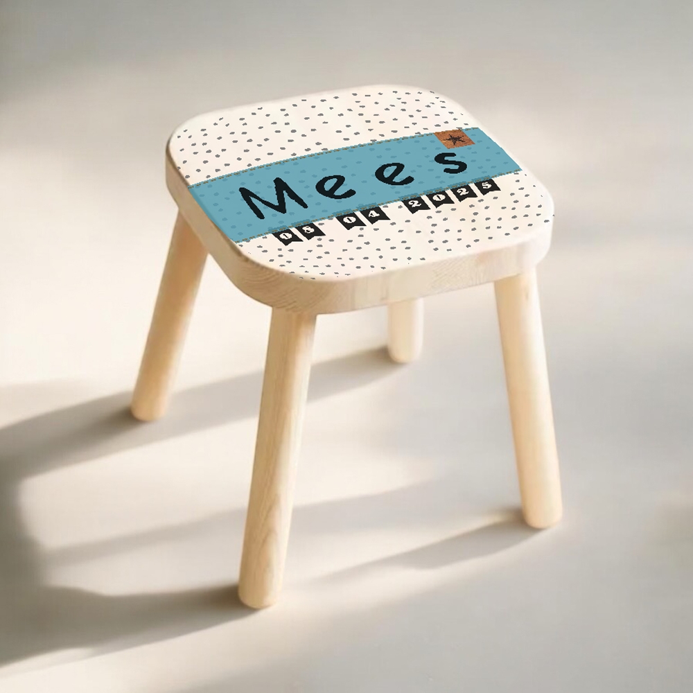 Krukje met naam band en slinger | Kraamcadeau met naam | Houten krukje