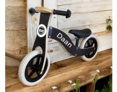 Loopfiets blck met naam en bedrijfslogo