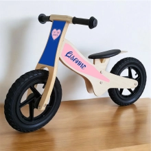 loopfiets met naam gestikt hart