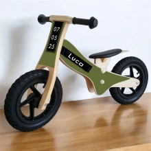Stoere loopfiets met naam zwarte labels