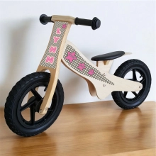 Houten loopfiets met naam dots
