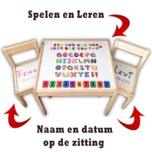 Kindertafel en stoeltjes