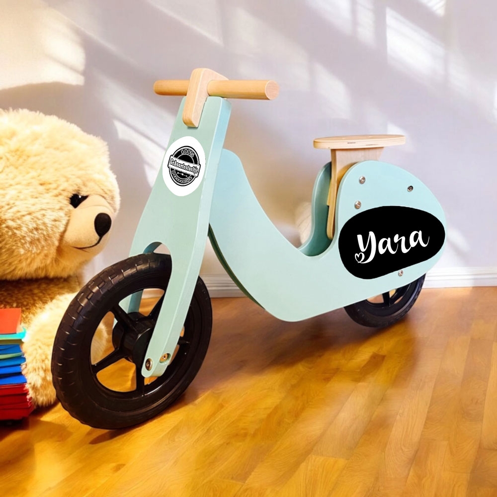 Loopscooter naam bedrijfslogo | Houten loopfiets | Loopfiets 2 jaar
