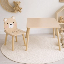 Tafel en berenstoeltje met naam